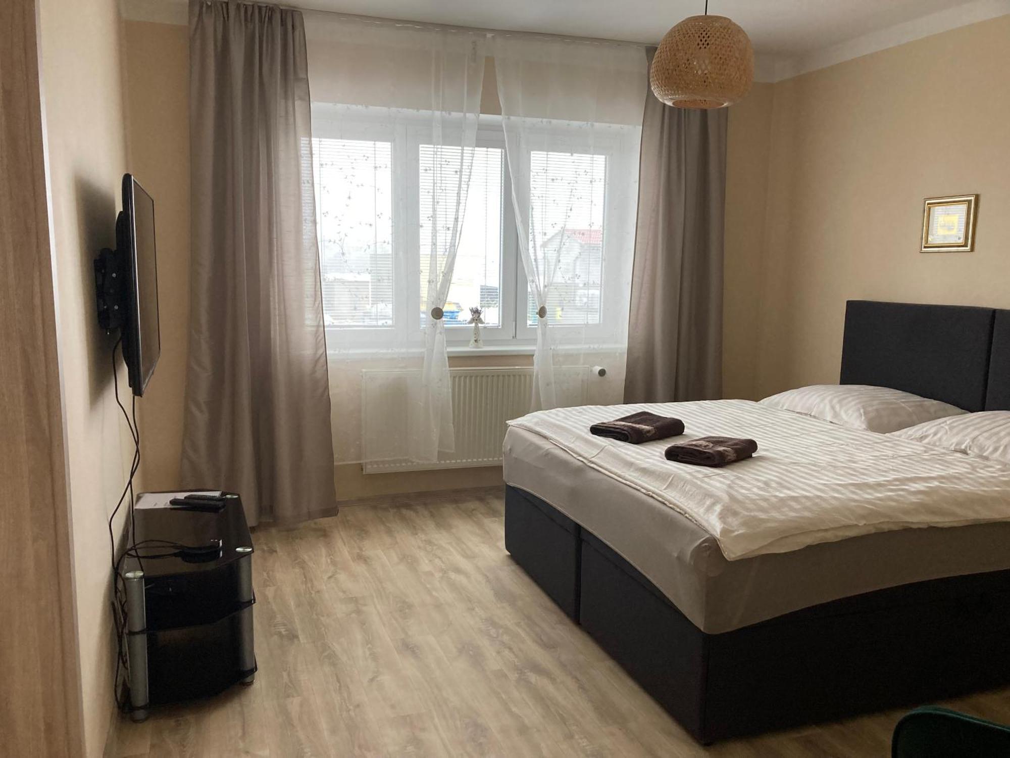 Drzovice Apartment In The Garden מראה חיצוני תמונה