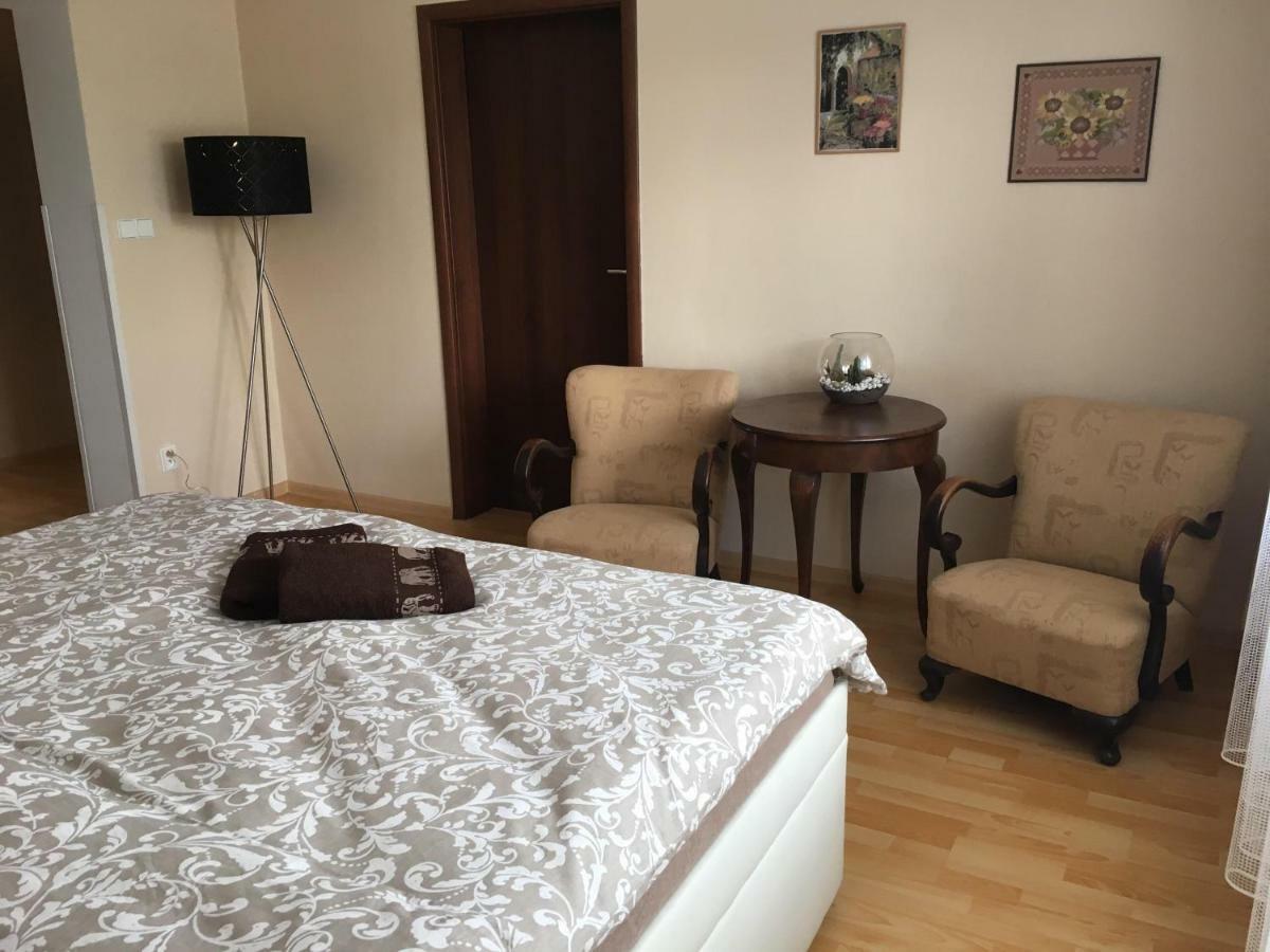 Drzovice Apartment In The Garden מראה חיצוני תמונה